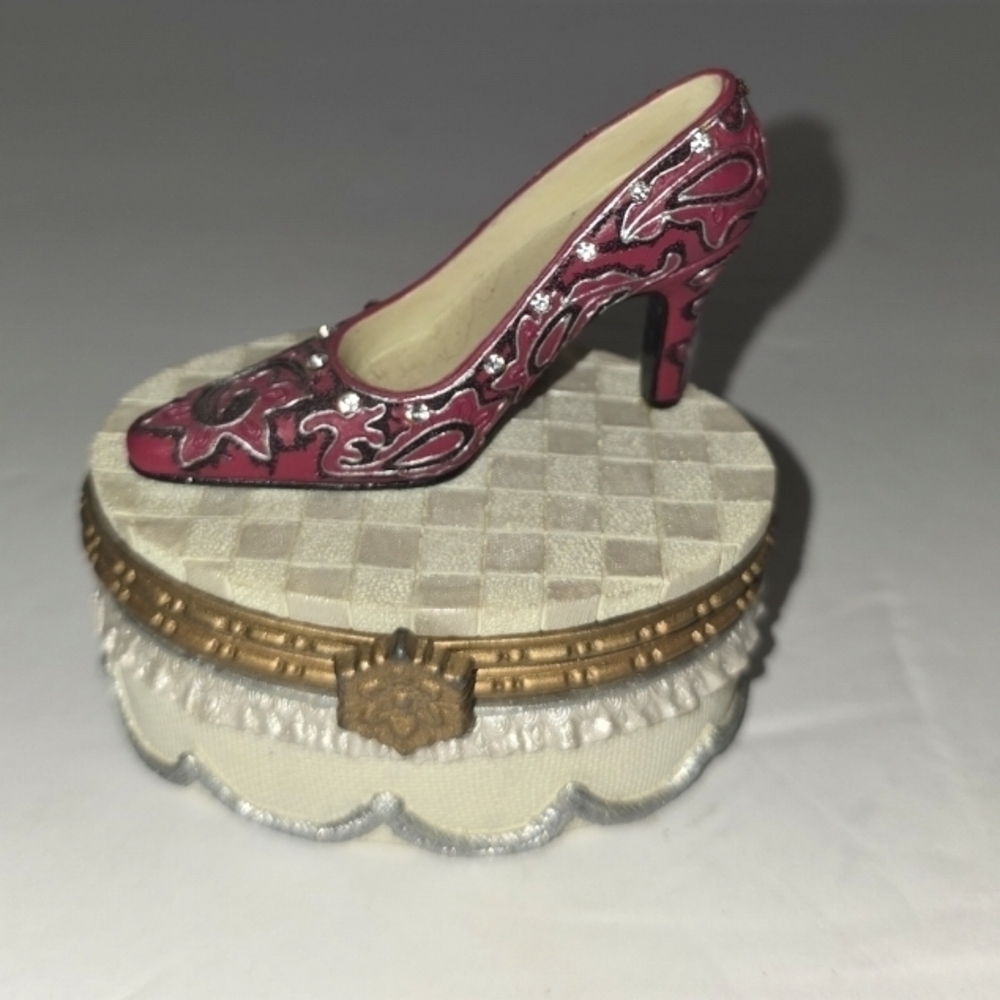 The Lady Vanessa Stiletto Pump Shoe Trinket Box from The Leonardo Collection.